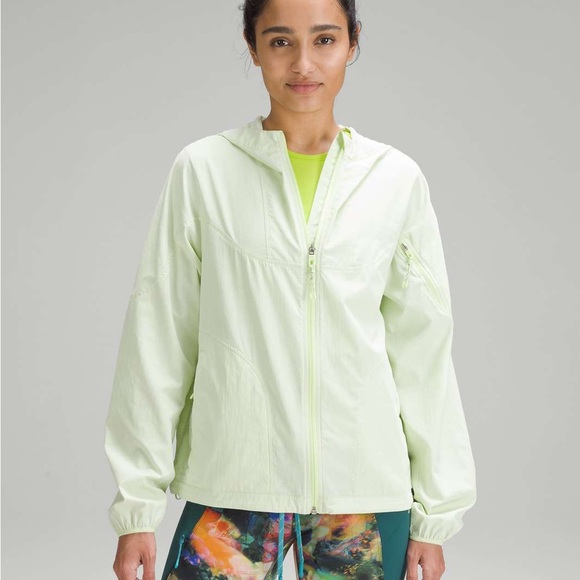 NWT lululemon cinch hooded hiking rain jacket - Picture 1 of 6